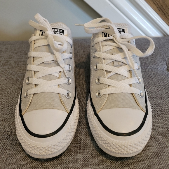 Like New Women's Converse Size 5. - Picture 6 of 8